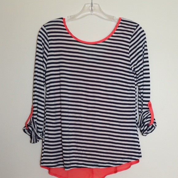 *SOLD* Adorable Striped Blouse w/ Bow on Back - Picture 2 of 3